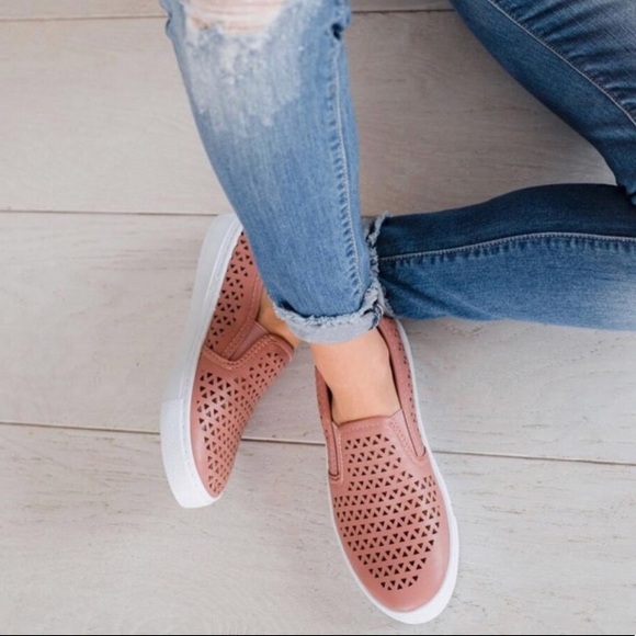 Mauve Lazer cut slip on sneakers 2 LEFT - Picture 2 of 4